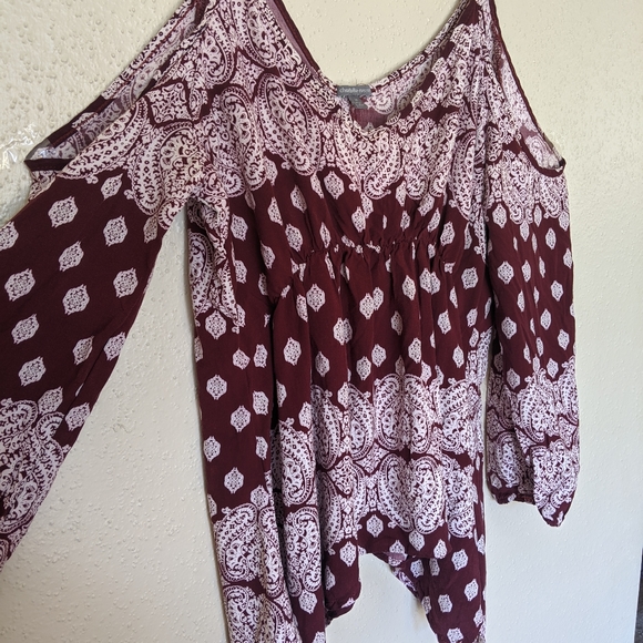 Charlotte Russe open shoulder blouse - Picture 3 of 6